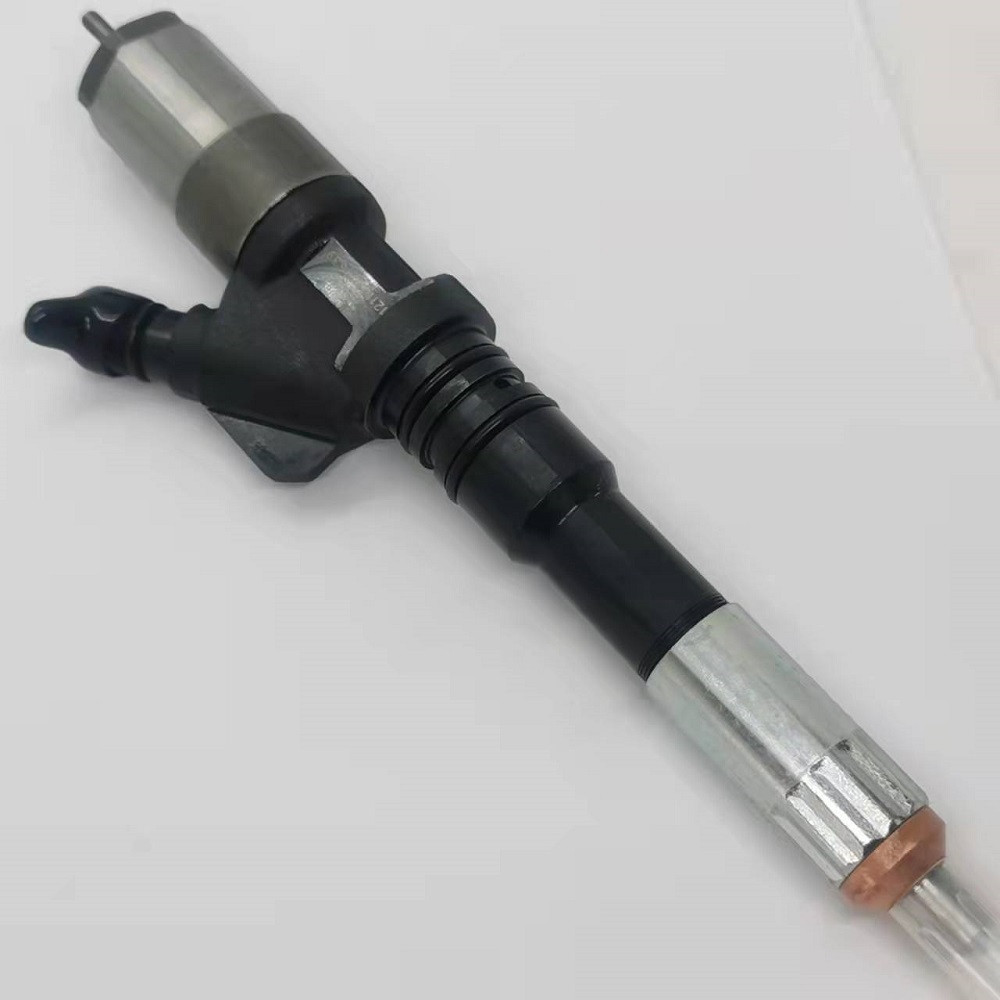 FUEL INJECTOR DENSO 095000-1211 0950001211 KOMATSU PC-450 INJECTOR 6156113300, 6156-11-3300 FUEL INJECTOR DENSO 095000-1211 0950001211 KOMATSU PC-450 INJECTOR 6156113300, 6156-11-3300